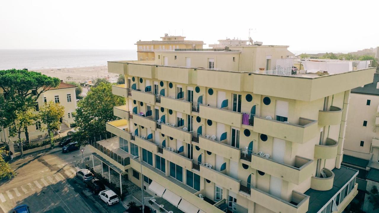 Hotel Beverly Rimini Dış mekan fotoğraf