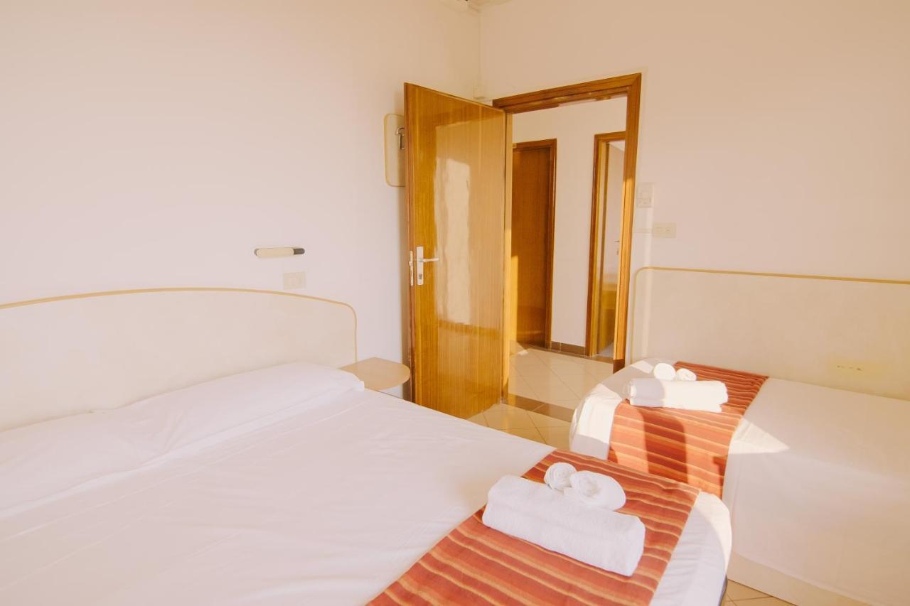 Hotel Beverly Rimini Dış mekan fotoğraf