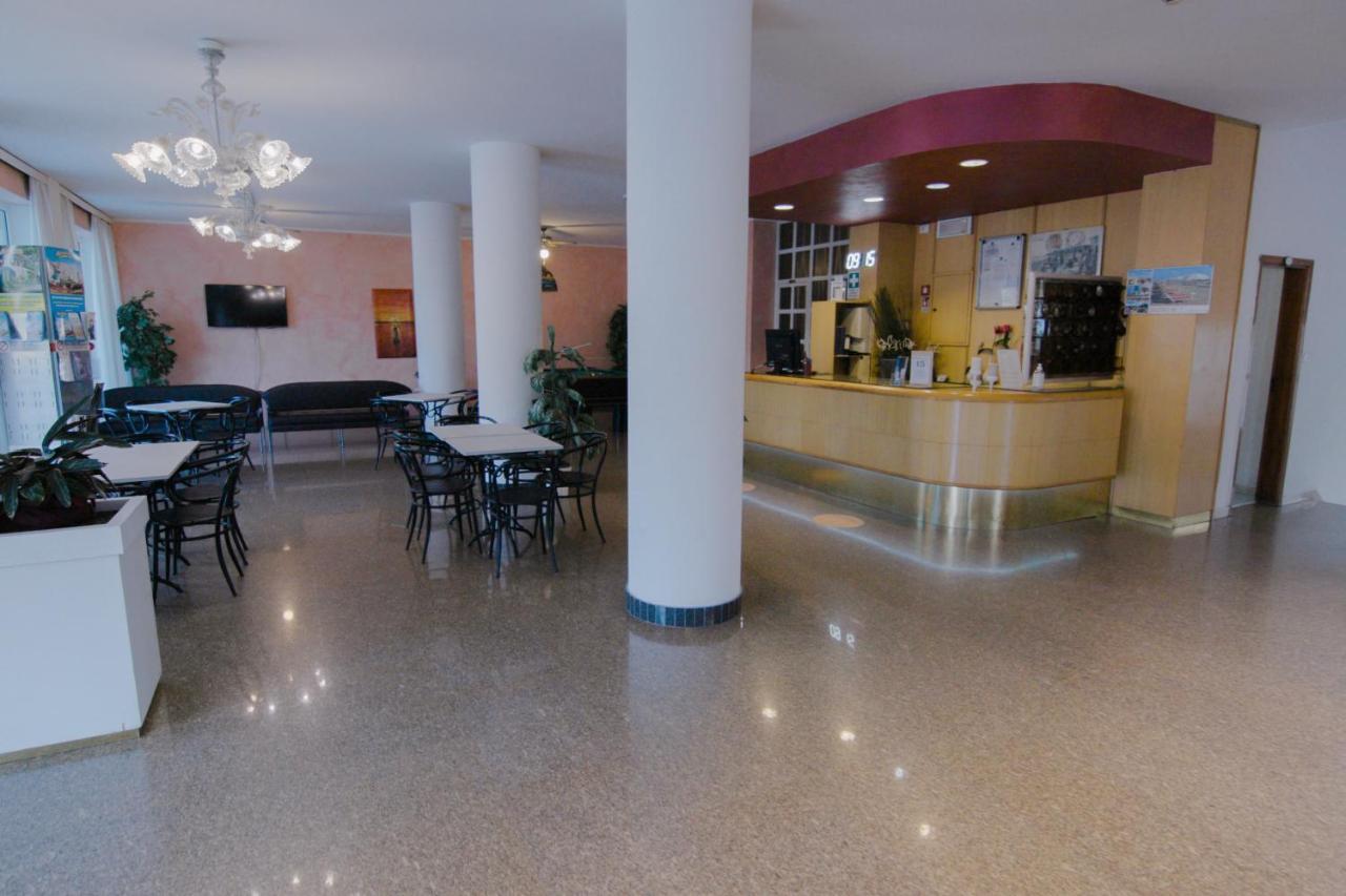 Hotel Beverly Rimini Dış mekan fotoğraf
