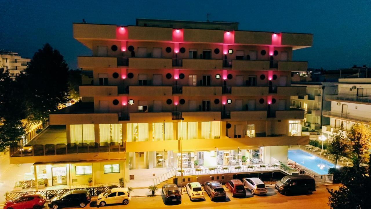 Hotel Beverly Rimini Dış mekan fotoğraf