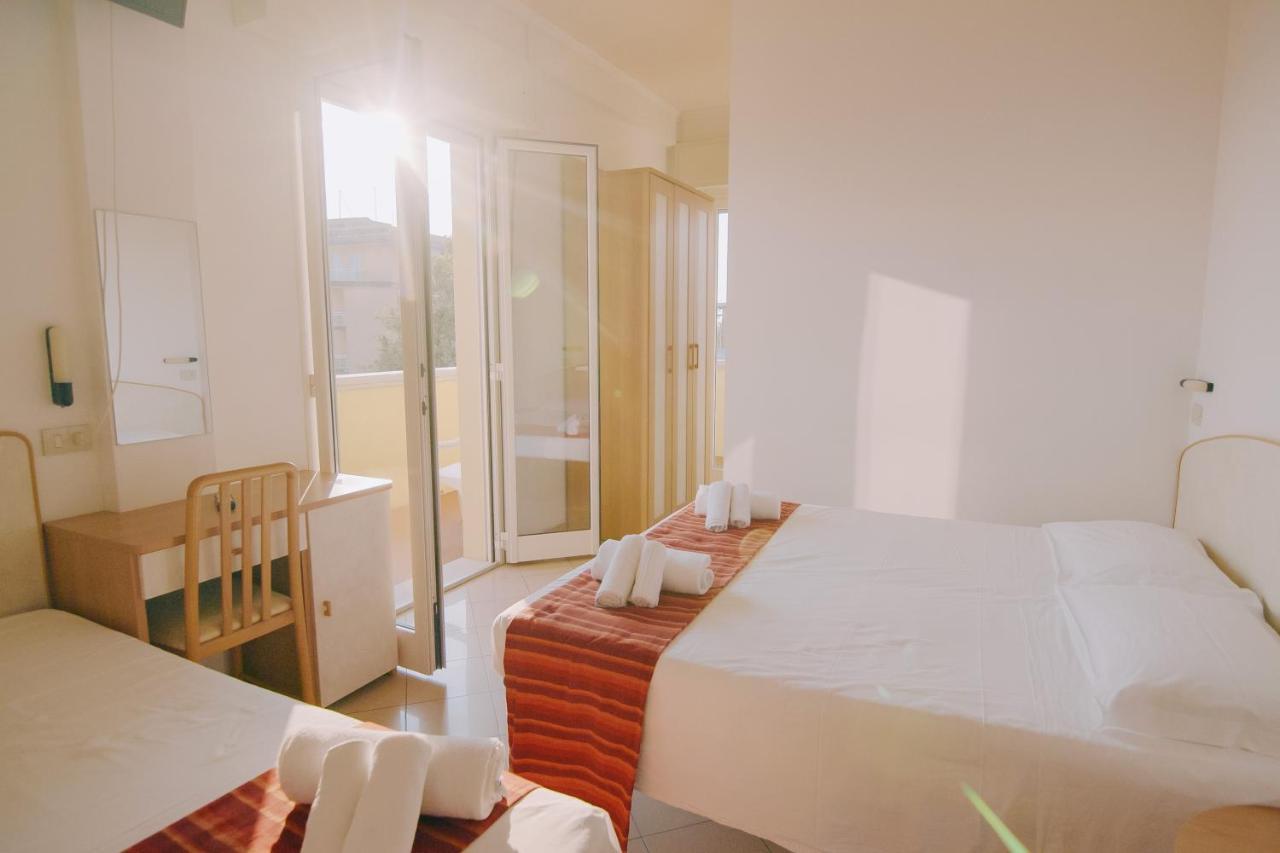 Hotel Beverly Rimini Dış mekan fotoğraf