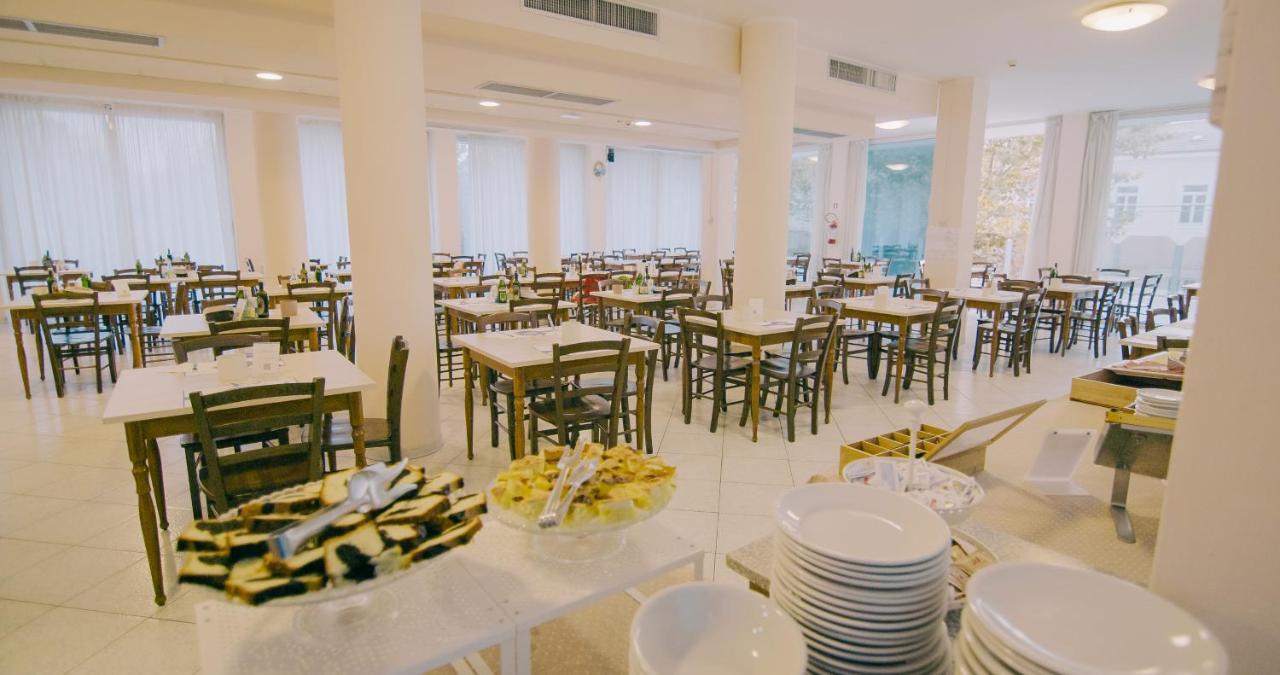 Hotel Beverly Rimini Dış mekan fotoğraf