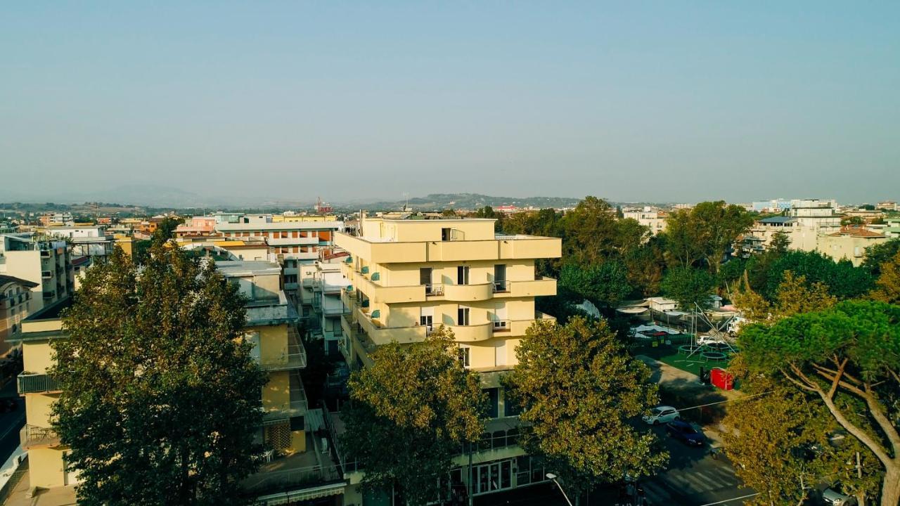 Hotel Beverly Rimini Dış mekan fotoğraf