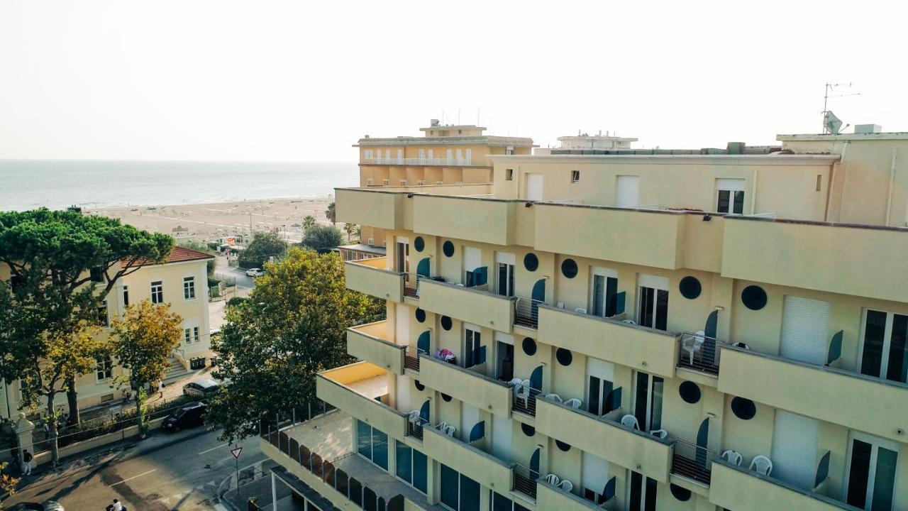 Hotel Beverly Rimini Dış mekan fotoğraf