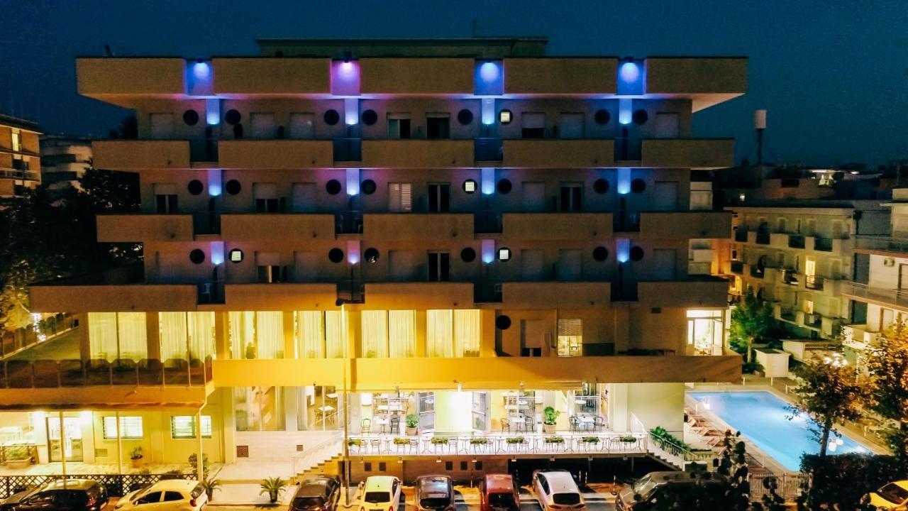 Hotel Beverly Rimini Dış mekan fotoğraf