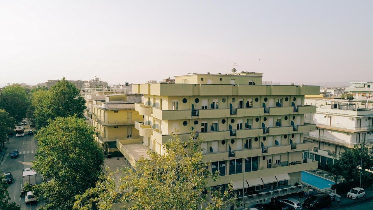 Hotel Beverly Rimini Dış mekan fotoğraf