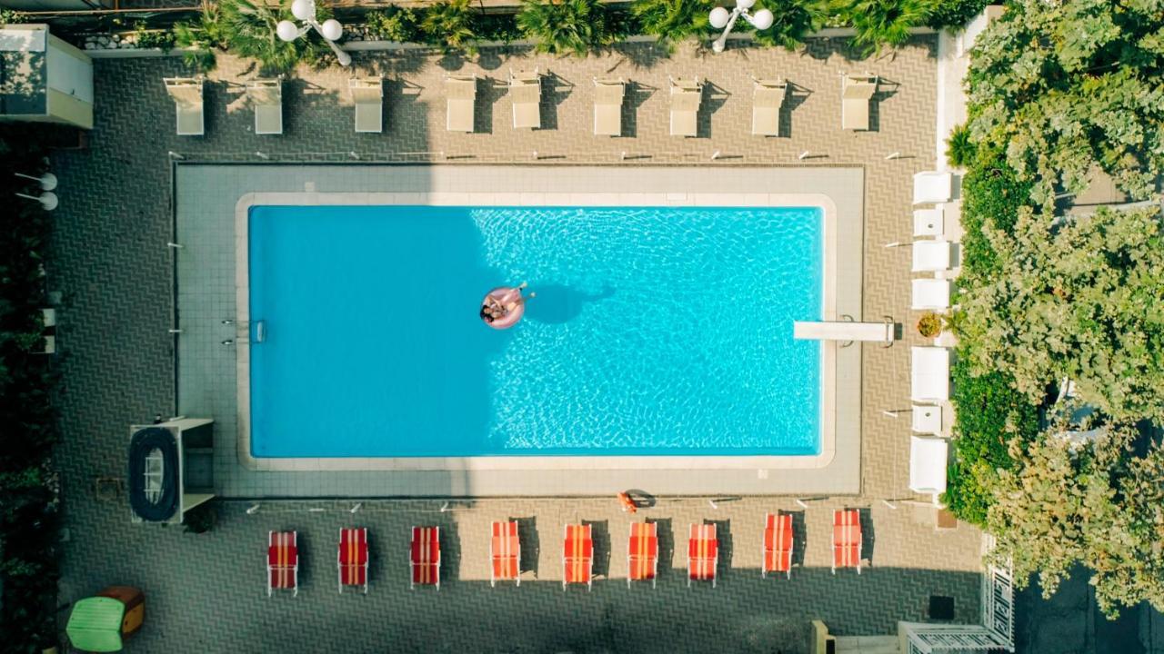 Hotel Beverly Rimini Dış mekan fotoğraf