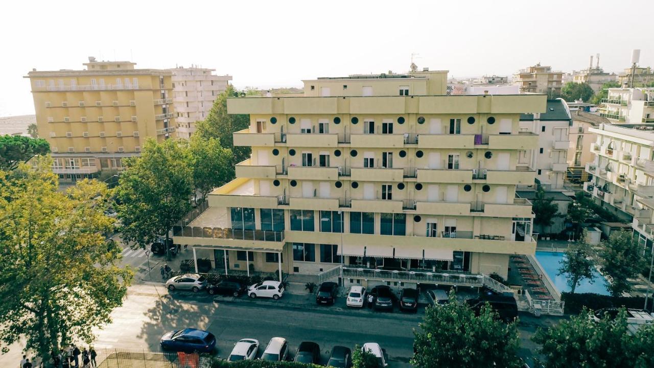 Hotel Beverly Rimini Dış mekan fotoğraf