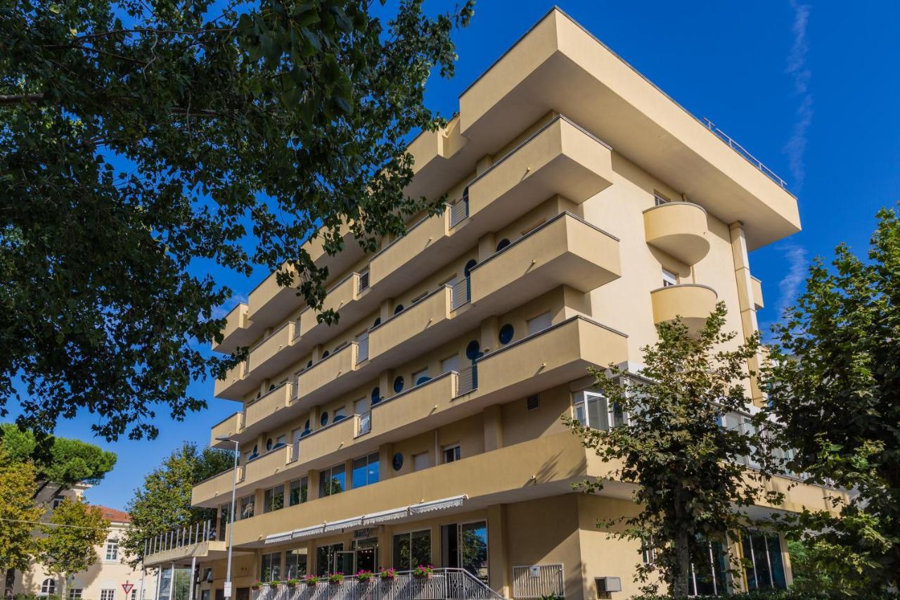 Hotel Beverly Rimini Dış mekan fotoğraf