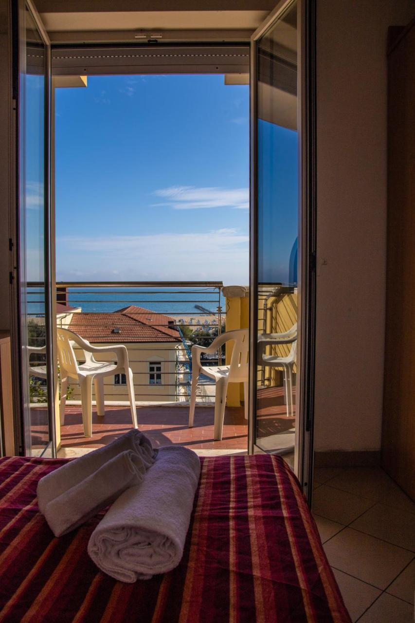 Hotel Beverly Rimini Dış mekan fotoğraf