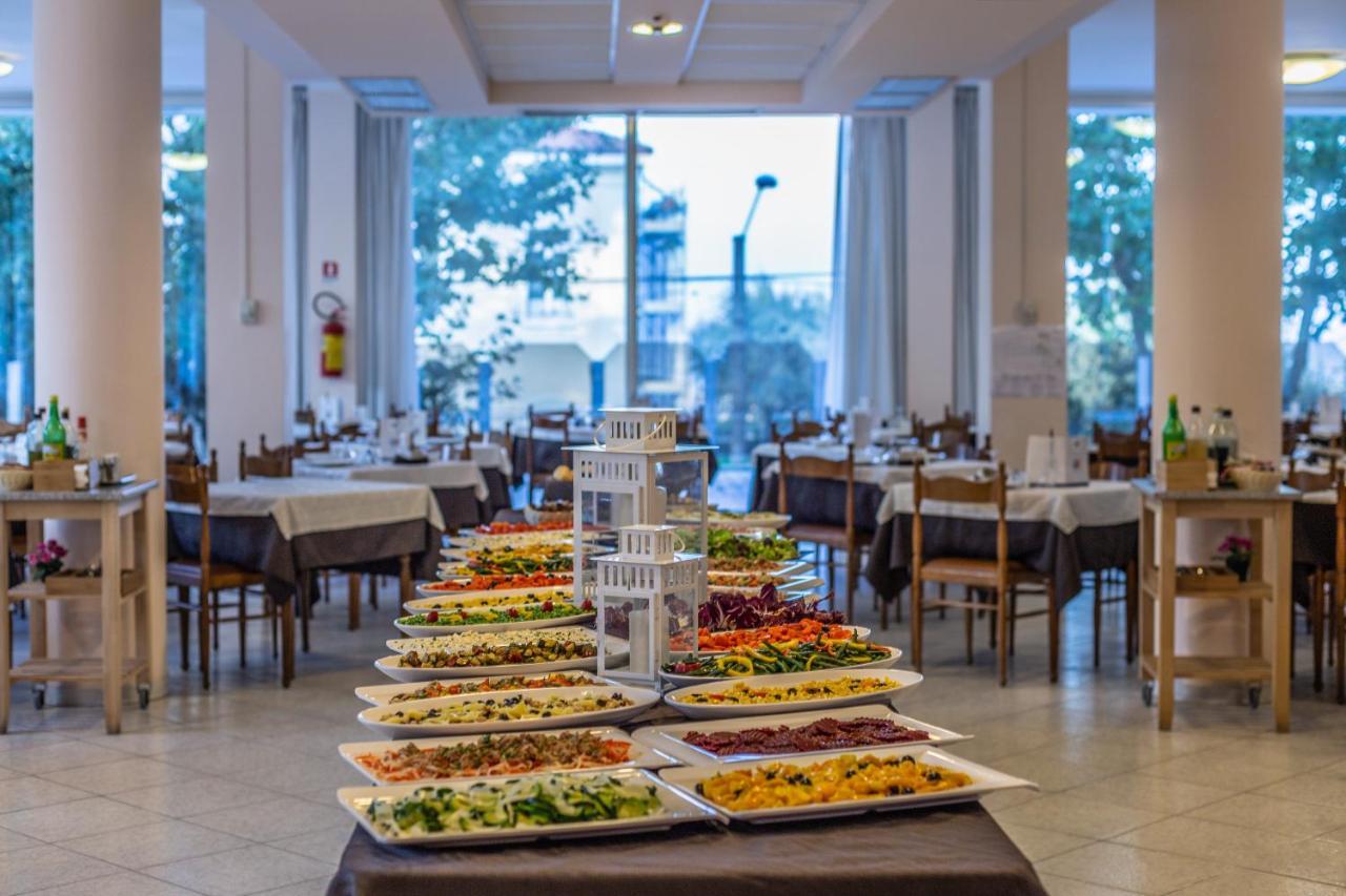 Hotel Beverly Rimini Dış mekan fotoğraf