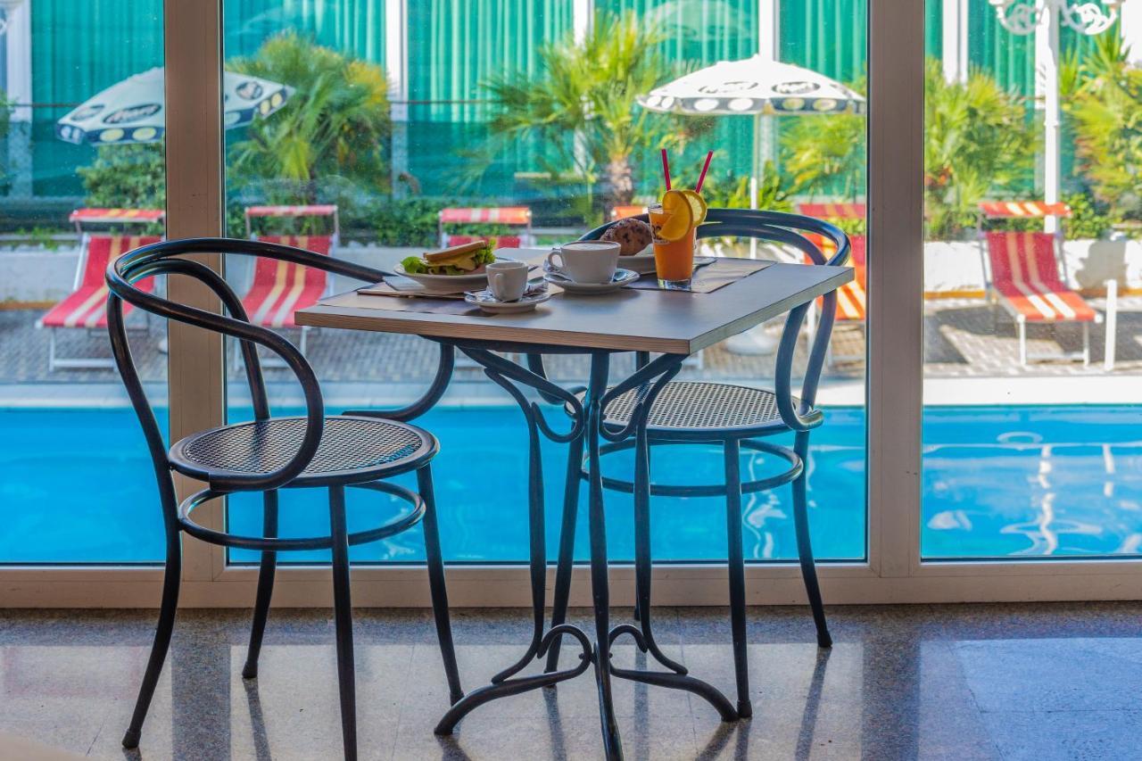 Hotel Beverly Rimini Dış mekan fotoğraf